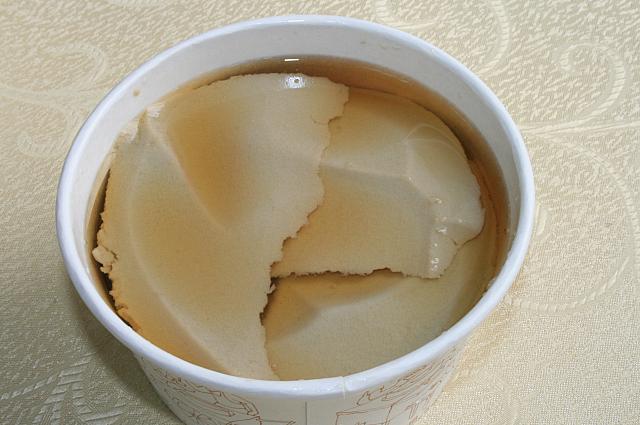 ② 庄頭豆花：黒豆花 30元