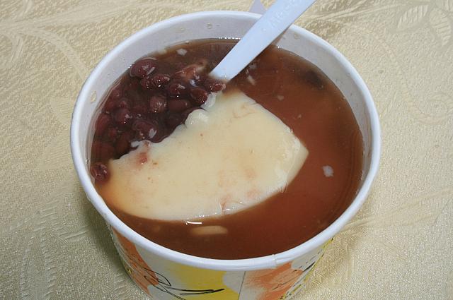 ⑫ 水聲傳統豆花：紅豆(あずき)豆花　35元
