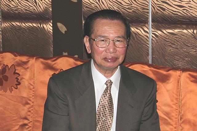 施さんは中学校の元校長先生