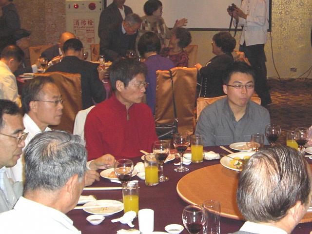 若い人もちらほら