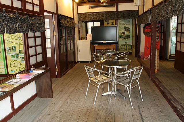 温泉旅館のような入口なんですけど…でしょ？