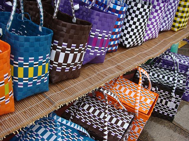 ナビのいちばんのお気に入りはサマーバッグたち…50～100元で台北の半値ほどでGETできちゃうんです！