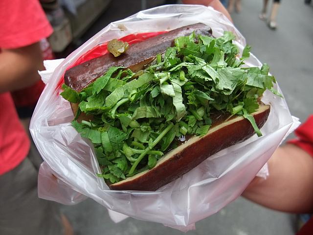 キャー！香菜がこんなにどっさり…「夾心豆干」でしたー。