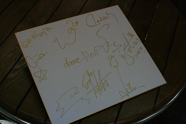 色紙にもサインいただいちゃいました!