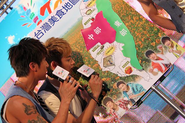 二人とも真剣です。