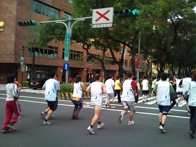 復興北路の福華大飯店も越えて・・・
