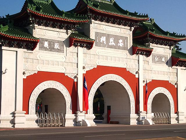 忠烈祠を越え・・・