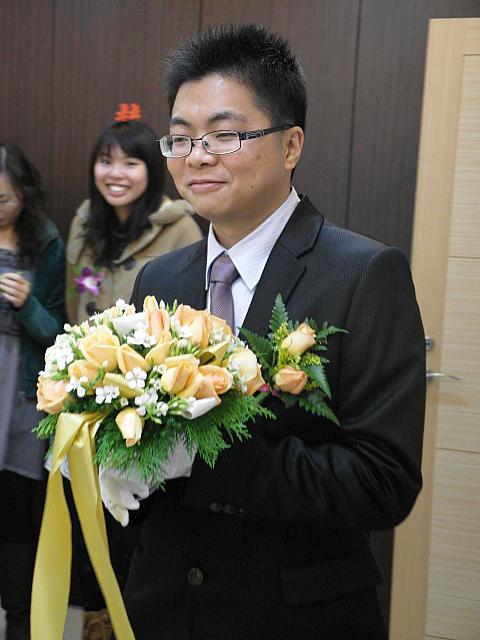 新郎の蔡宇洲さんの登場です！