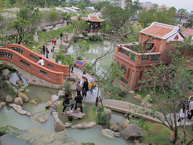 「花茶殿」の昼間の情景