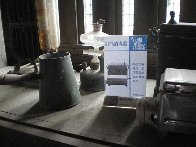 もともとは「菁寮醫生」の建物だったため、建物内部には多くの治療器具が展示されています