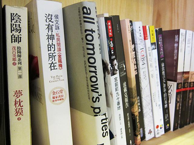 本もたくさん置いてあります。