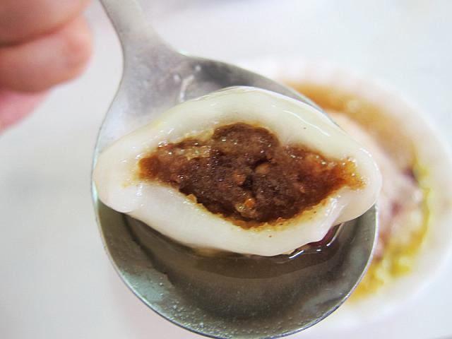 中にはピーナッツの餡入り～～