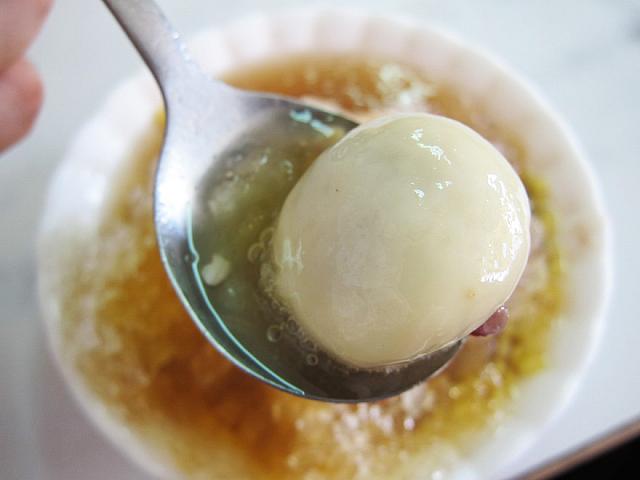 こちらの湯圓は氷と合わさってＱＱな食感！