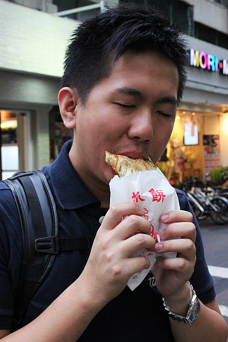 う、うま～～～い！かき氷や小龍包もおいしいけど、ここの蔥抓餅も是非！