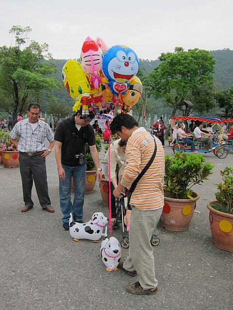 ドラえもんの口と目がつり上がっています・・・＞＜