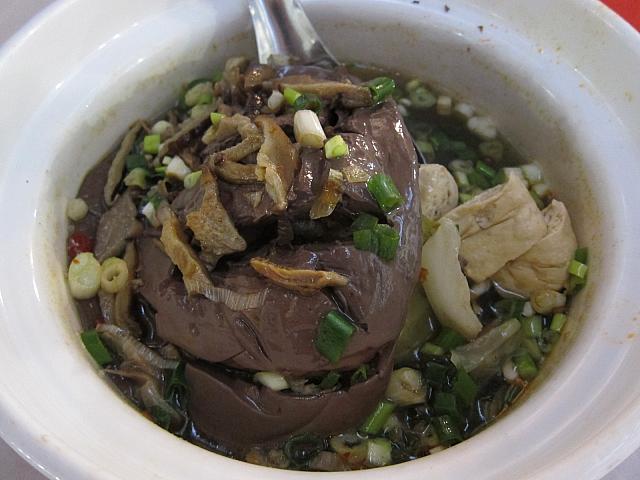 臭豆腐もあまり臭くなくなかなかのお味！