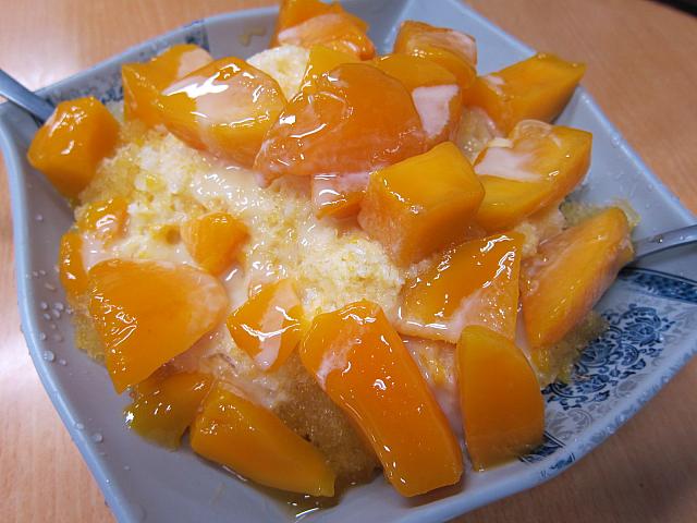 台湾夏のスイーツの王道マンゴーかき氷！！やっぱりおいし～～～