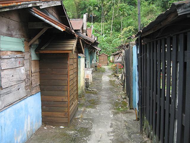 昔はここに人が住んでいたんですね・・・今はひっそりとしています