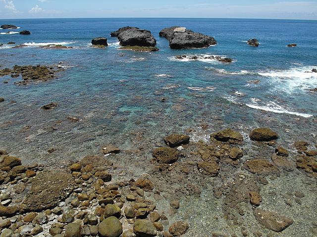橋の上から見える海はより透き通っていて美しい！