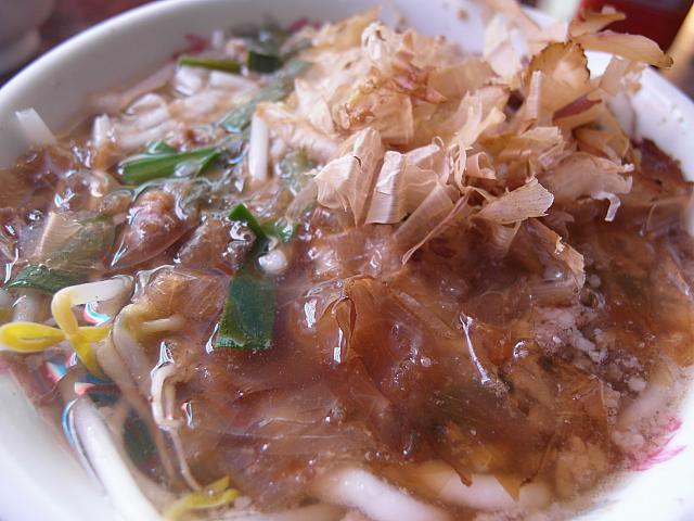かつお節をたっぷりとのせてくれます！このかつお節がほっとするんですよねぇ～