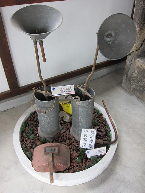 以前照明用に使われていた部品の数々