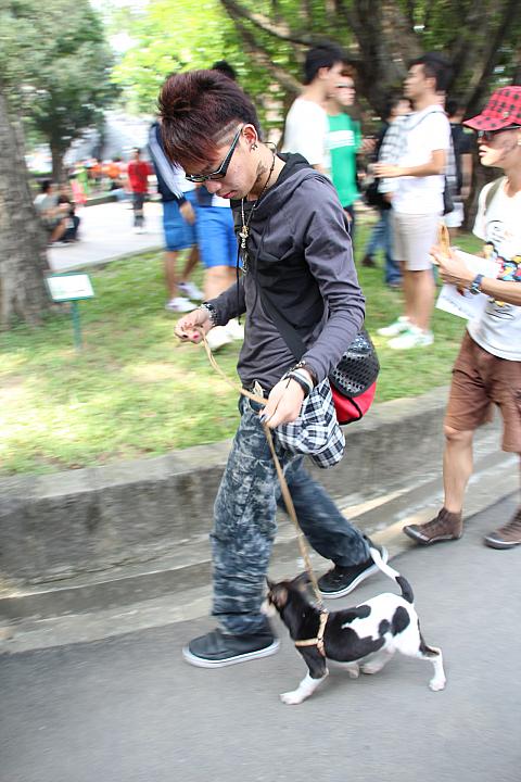 犬を連れて颯爽とスタート地点へ向かいます
