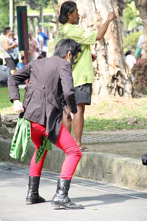 二二八紀念公園内でダンスの練習？パレード中に踊るのかな・・・