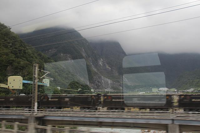 山肌も険しく…