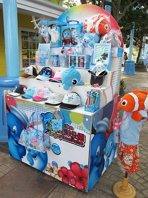 グッズも色々と売っていましたよ～