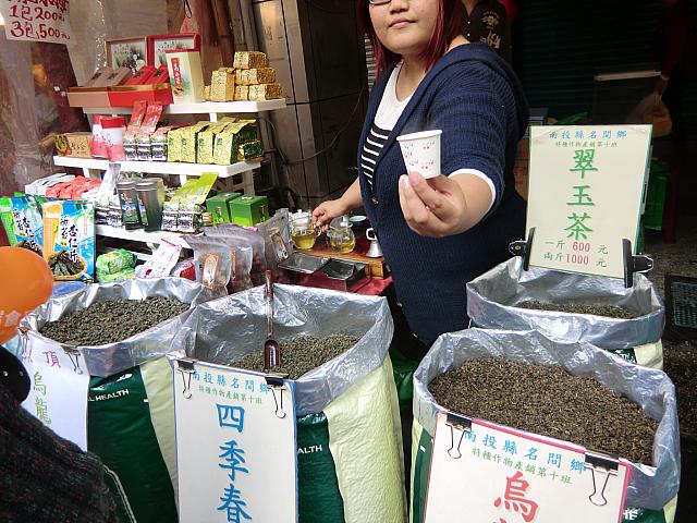 お茶の試飲ができたり、