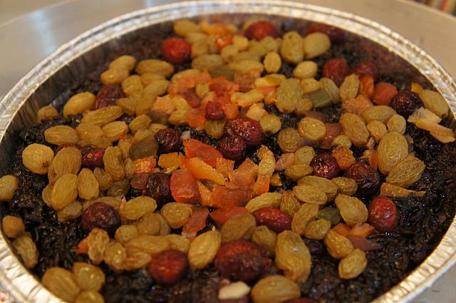 最後のデザートは八寶飯！八には「發」つまり金運アップを祈る思いが込められています。蒸したものを・・・