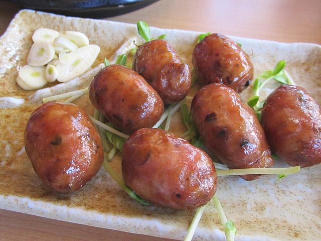 こちらはキノコ入りのひとくち香腸（シャンチャン）