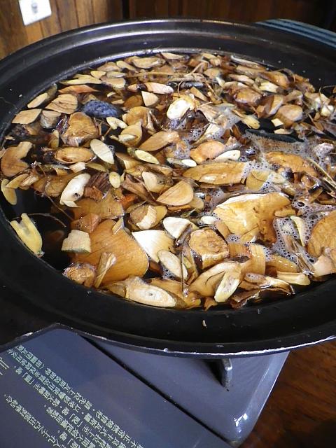 神農藥膳鷄 （ウコッケイ入り薬膳風鍋）