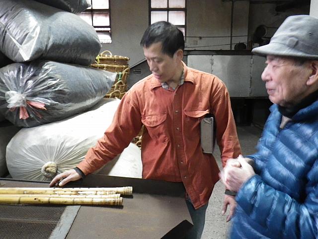 1年に50本も尺八を作るという廖さん。