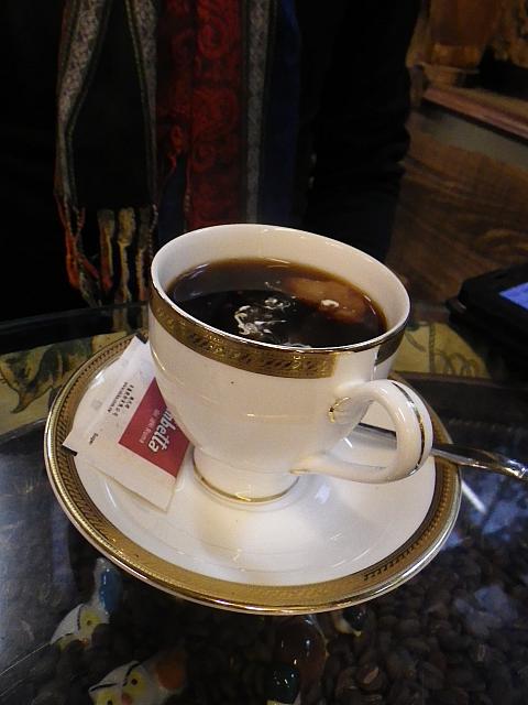 セットの飲み物はホットコーヒーをチョイス。
