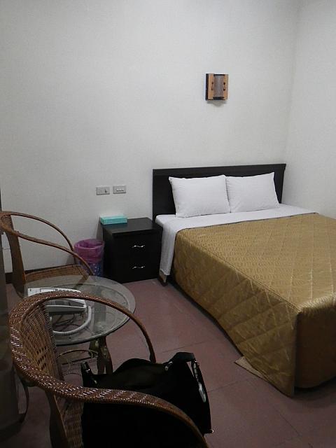 お部屋はコンパクト。