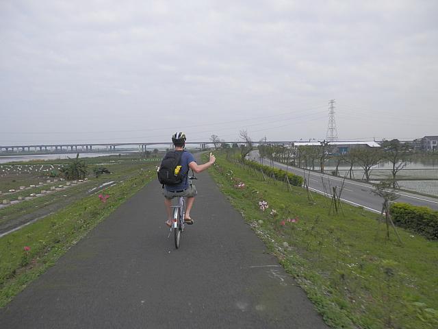 サイクリング！専用の道です！