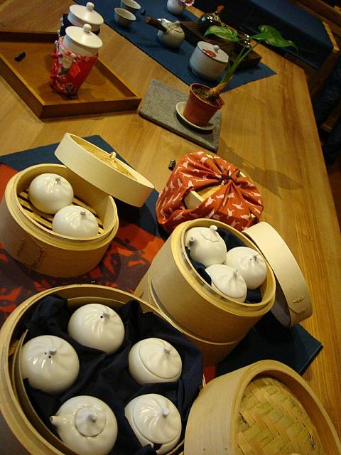 小籠包の形をした調味料セットに心奪われたナビ♪