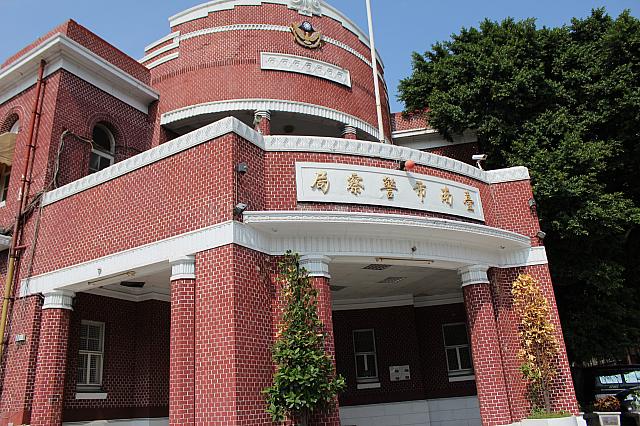 台湾文学館の近くの「警察局」も昔のまま