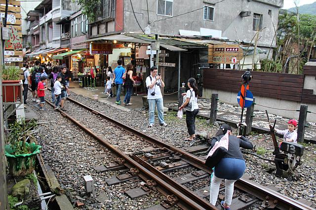 線路で記念写真！
