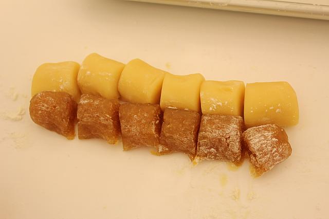 皮と餡をセットにして6等分！