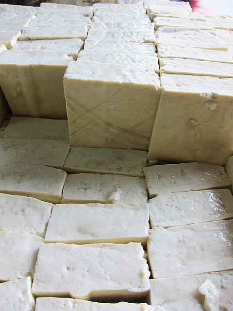 羅東には地元の人しか知らない臭豆腐屋さんがあるんです。しかも一度食べると病みつきになってしまうというから驚きです。し～か～も～、種類も豊富ですよ～♪