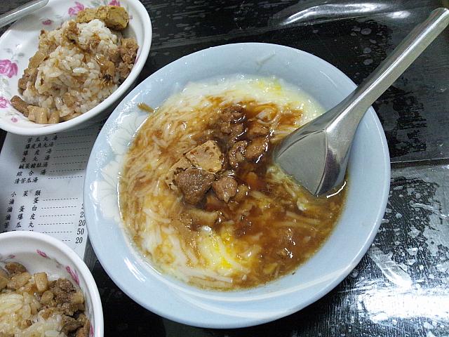 そして北港に行ったら絶対食べなくちゃいけない！と思っているのが「麺線糊」。台北ではまず食べられませんよ～！