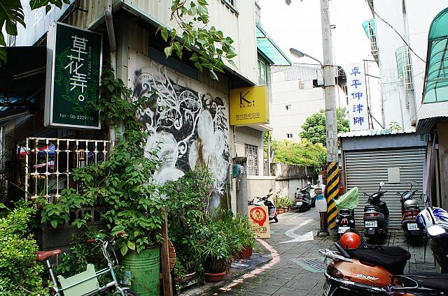 「台南！」とのこと。早速、新幹線でビュ～～～ンと行ってみましたヨ！