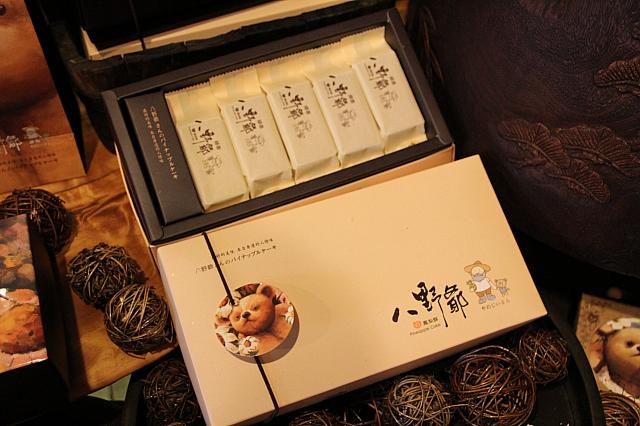以前はシンプルなパッケージも発売していました！紅茶、抹茶、炭、バラ、オリジナル味の5種類の味が楽しめます♪