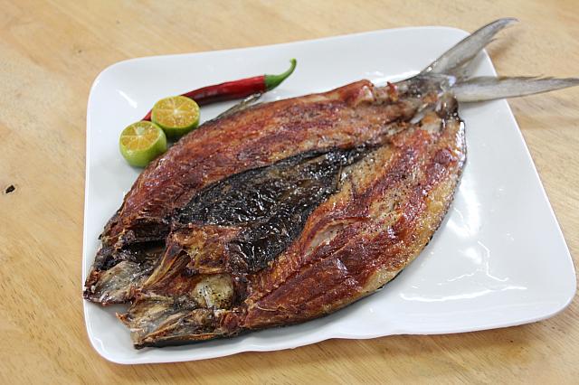 虱目魚焼きは身が甘くておいし～