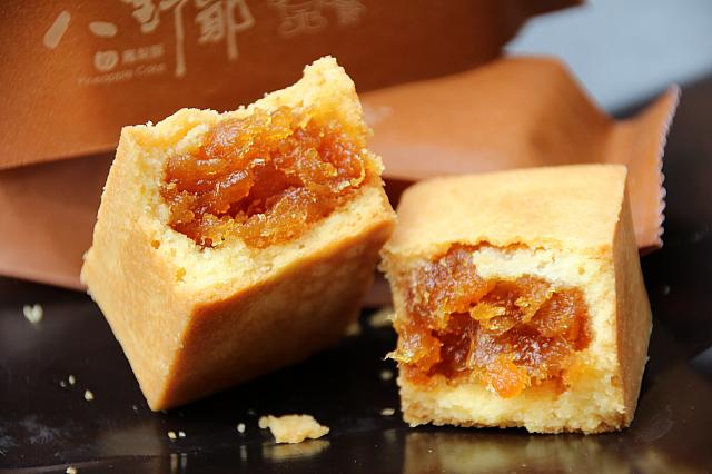 彼が自信を持ってオススメするパイナップルケーキは桃園空港でも販売中！