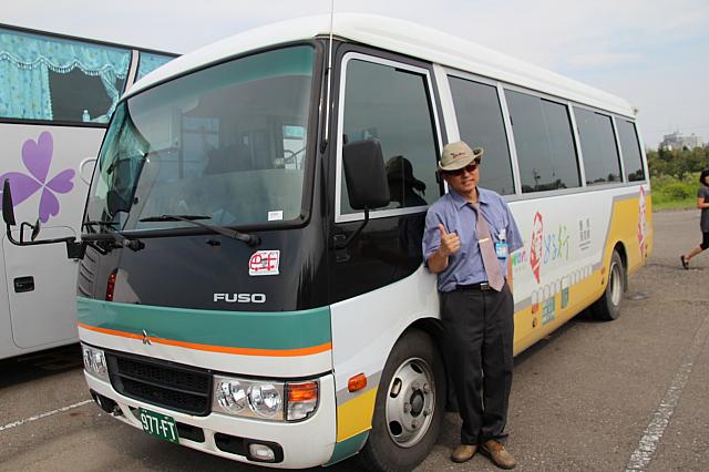 陽気な運転手さんから購入可能！おつりはないので注意が必要です！