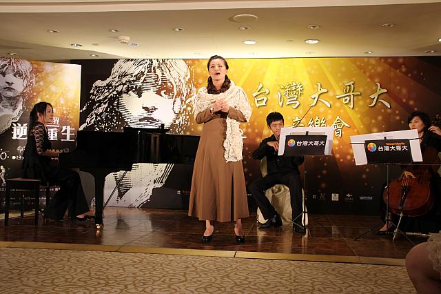 会見では実際に生歌が披露されました。