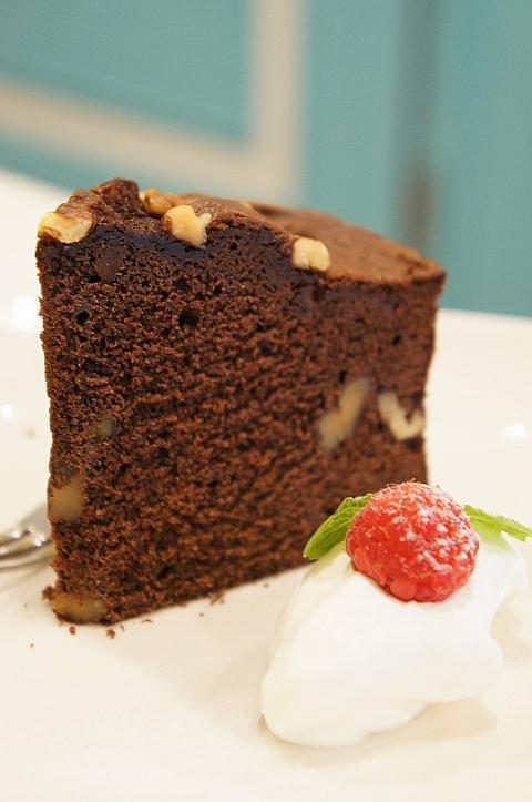 ナビ友はアフタヌーンセット（下午茶套餐）で、チョコブラウニーと・・・